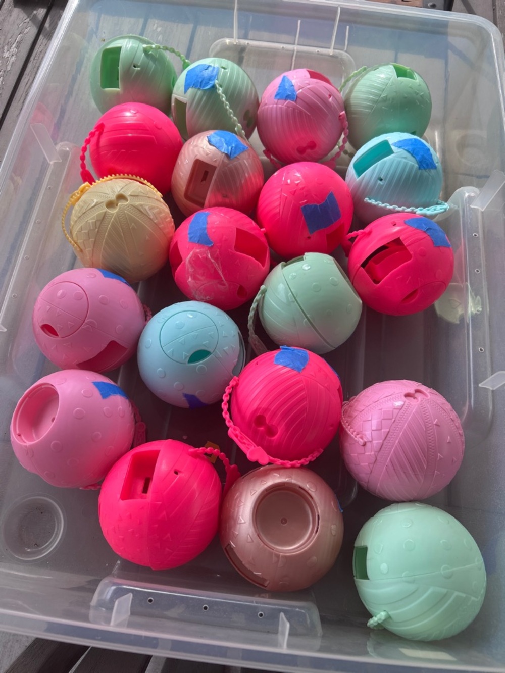 LOL Surprise Balls - Pink, Mint, Blue, Gold, Cream (10-pack)